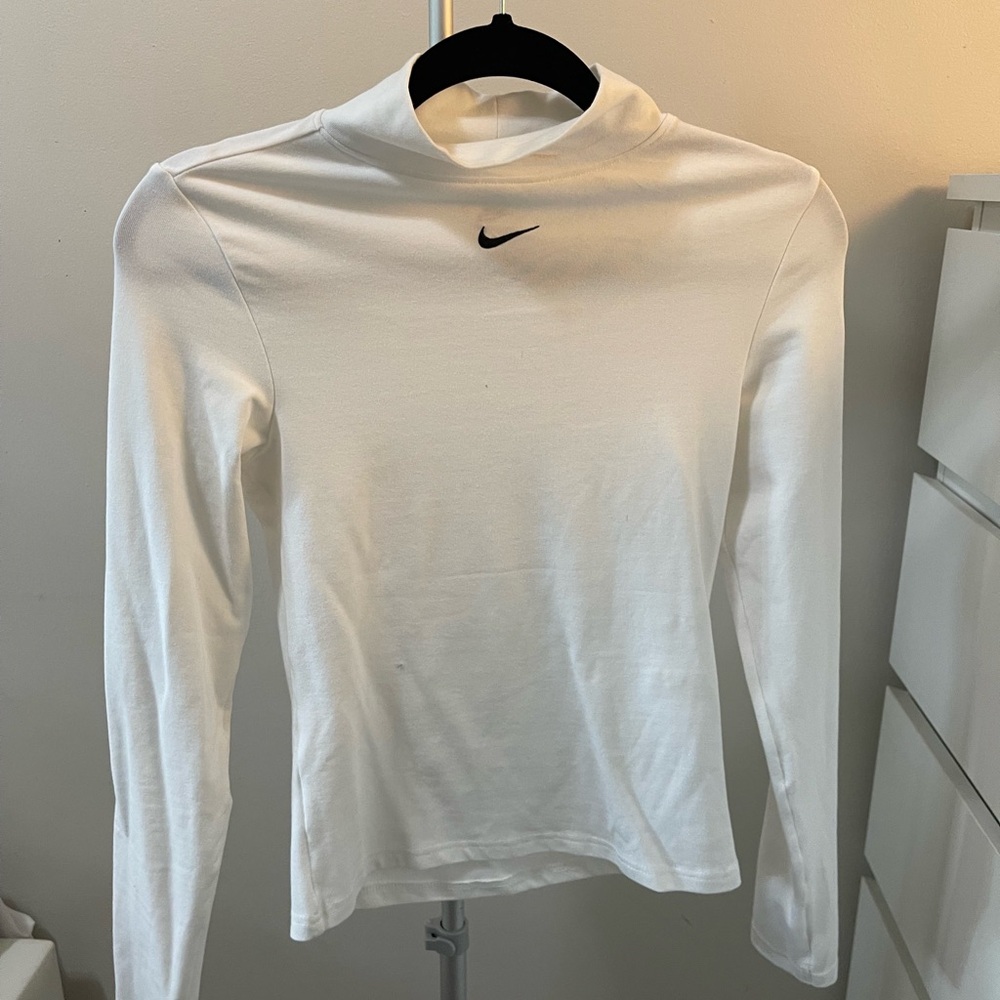nike white long sleeve
